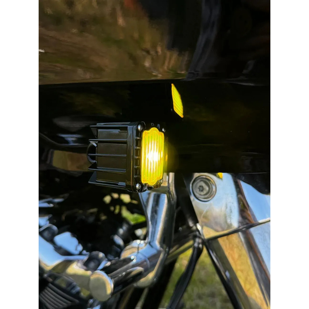 Intermitentes LED Shark Demon® — Harley-Davidson®, lente amarilla, carcasa negra brillante