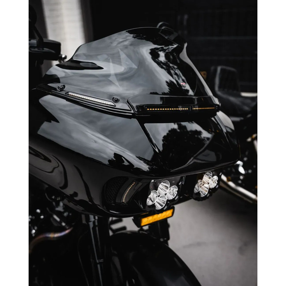 Genesis® 4 Dynamic LED Road Glide® Windshield Trim — Harley-Davidson®, turn signal, smoked lens, black housing, amber & white LE