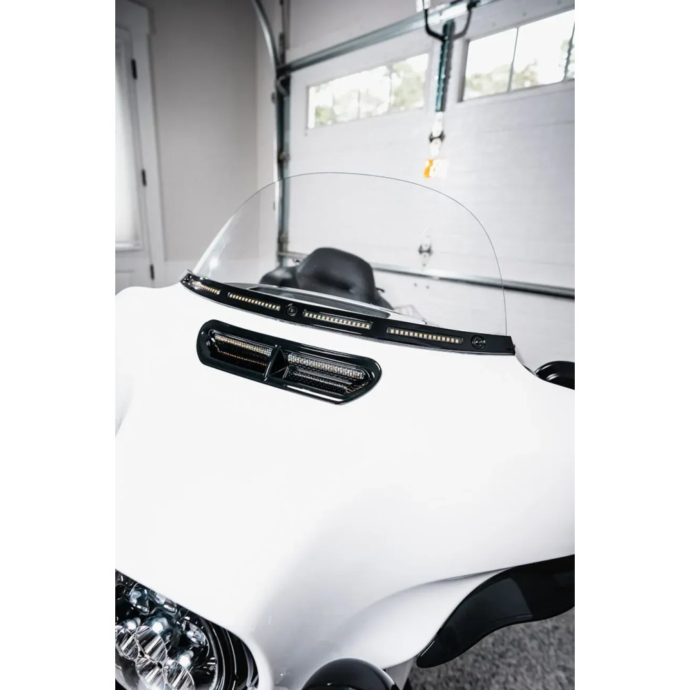 Genesis® 4 Dynamic LED Batwing Windshield Trim — Harley-Davidson® fitment, smoked lens, amber & white LEDs