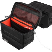 Alforjas Esenciales — 10 L, ancho máximo de strut 12 in, negro