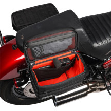 Alforjas Esenciales — 10 L, ancho máximo de strut 12 in, negro