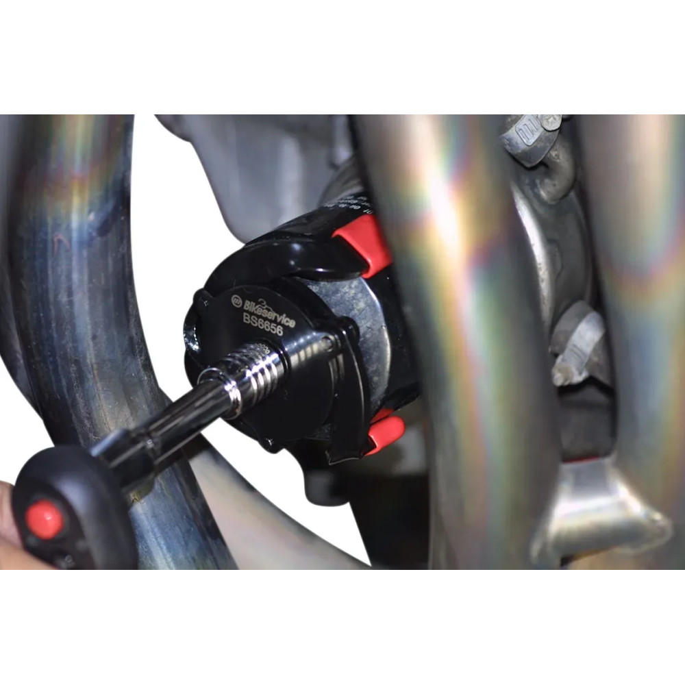 Universal 3-Leg Oil Filter Wrench — 63–95 mm, Black