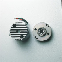 Regulador estándar montado en generador con placa final actualizada — 12V, placa final 4 orificios, negro