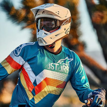 Supertech M5 Solid Helmet — S, White
