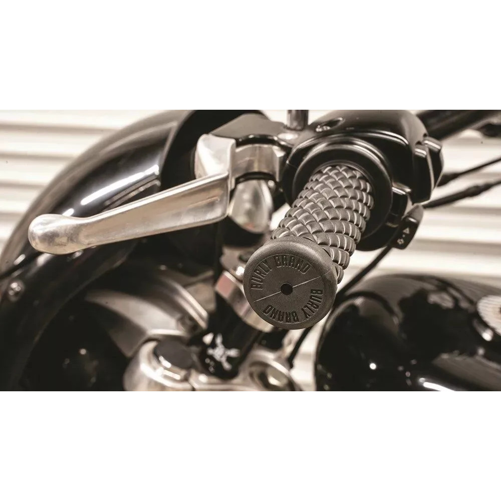 7/8” Diamondback Grips — 22 mm (7/8"), Black